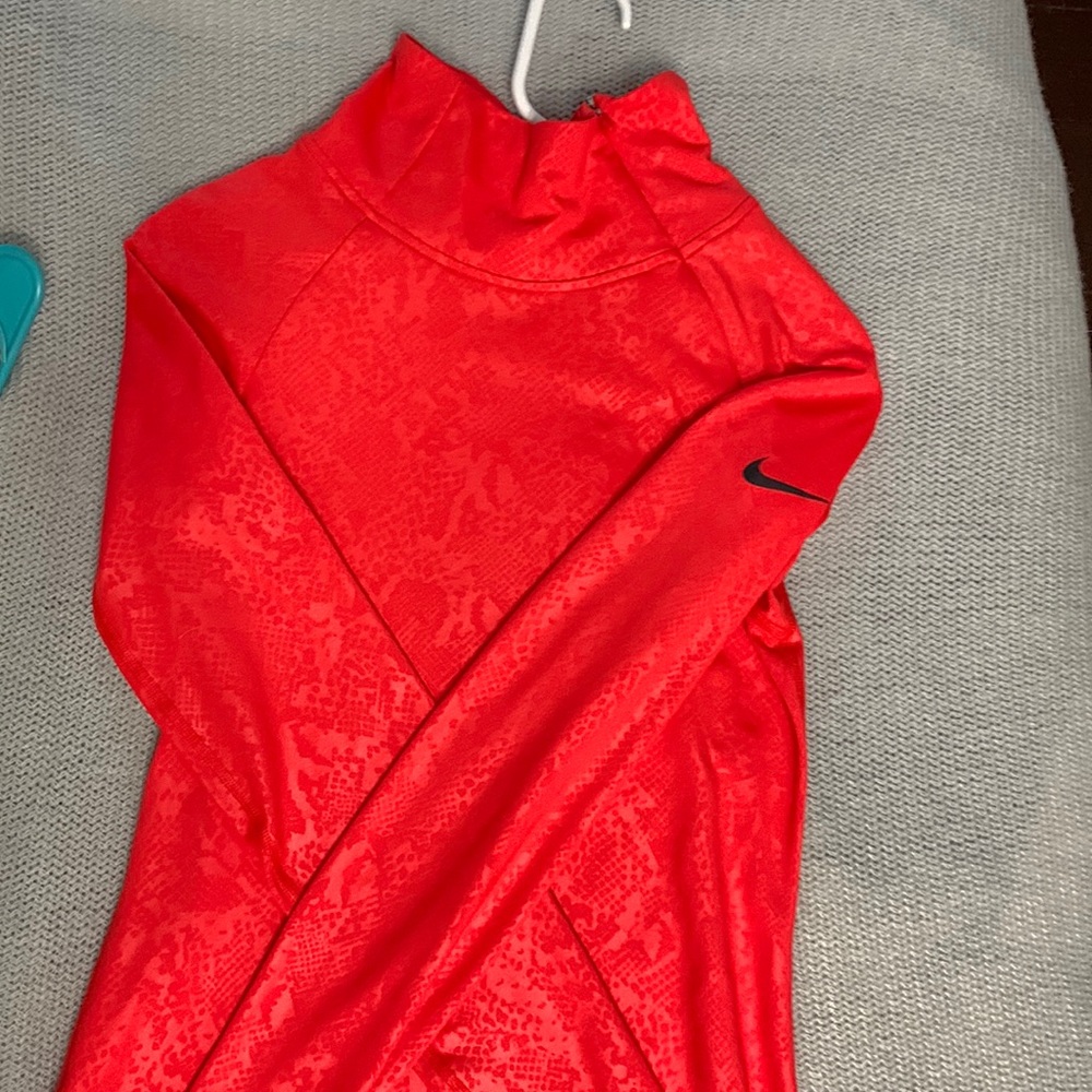 Women’s Nike Pro DRI-FIT shirt size S